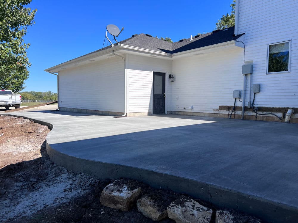 Gallery photos for Backyard Makeover with Patio and Retaining Wall in Wamego: Image #6