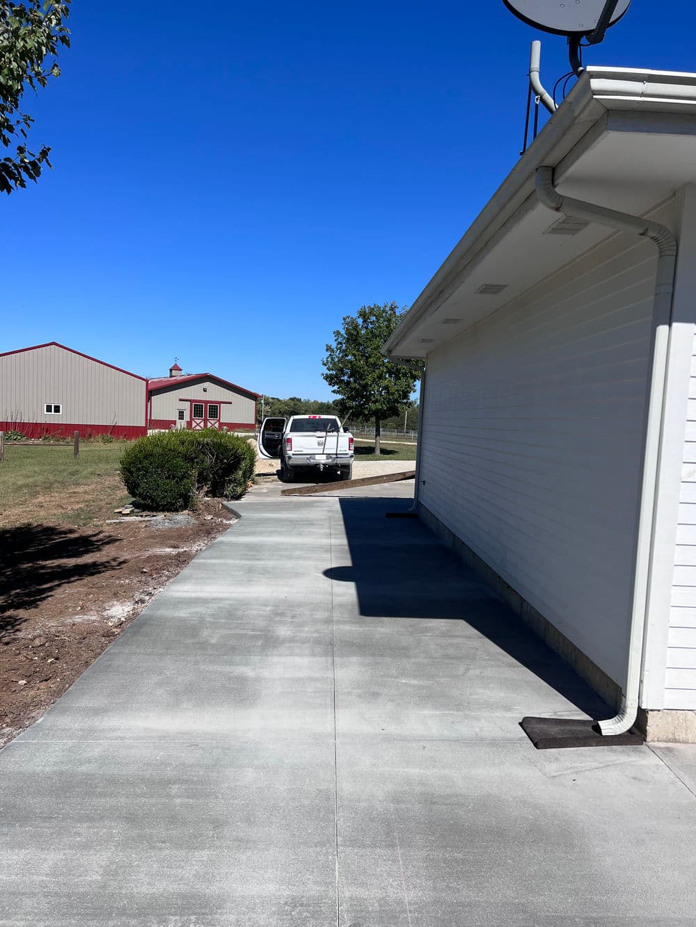 Gallery photos for Backyard Makeover with Patio and Retaining Wall in Wamego: Image #10