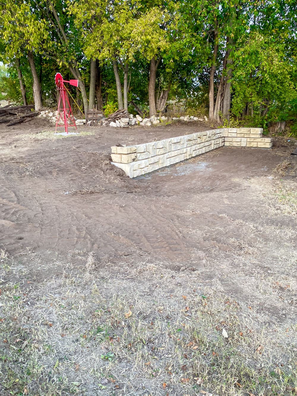 Natural Stone Textured Retaining Wall Installation in Wamego image
