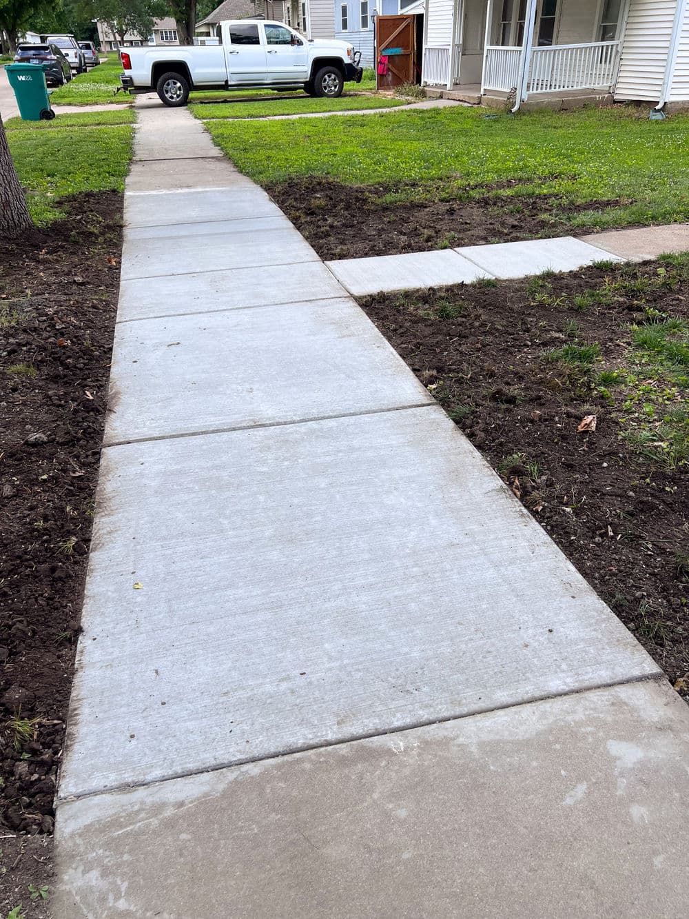 Gallery photos for Cracked Sidewalk Replaced With Fresh Concrete in Wamego: Image #3